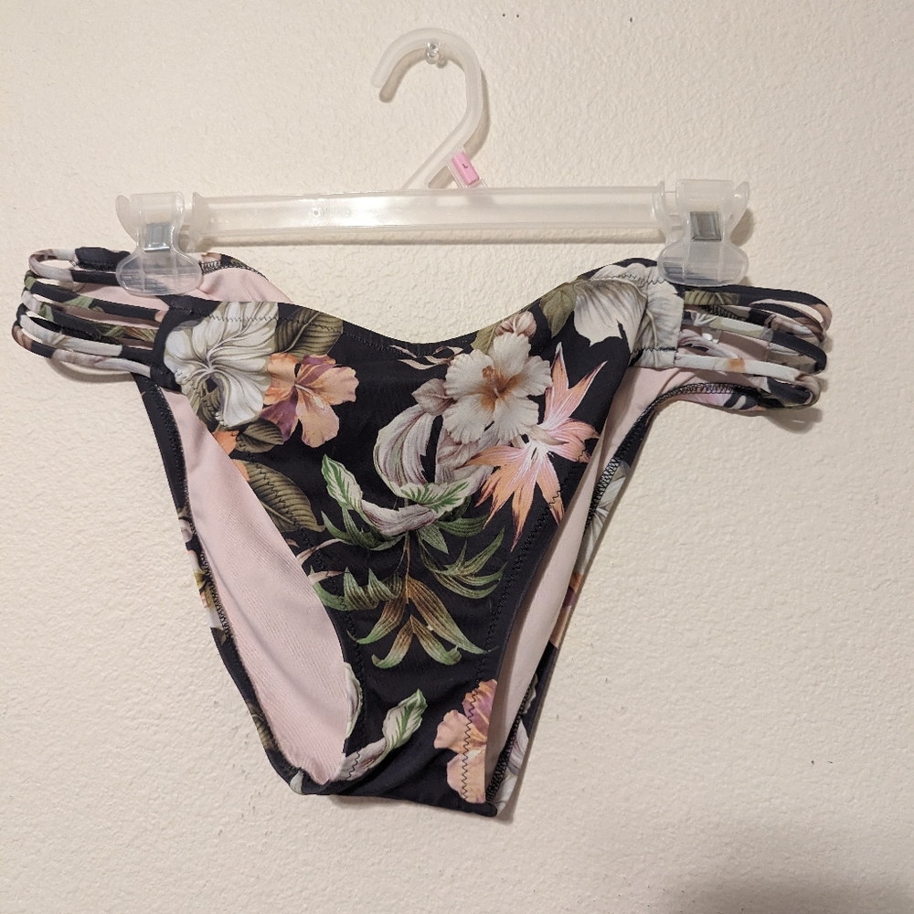 Shade & Shore bikini bottoms